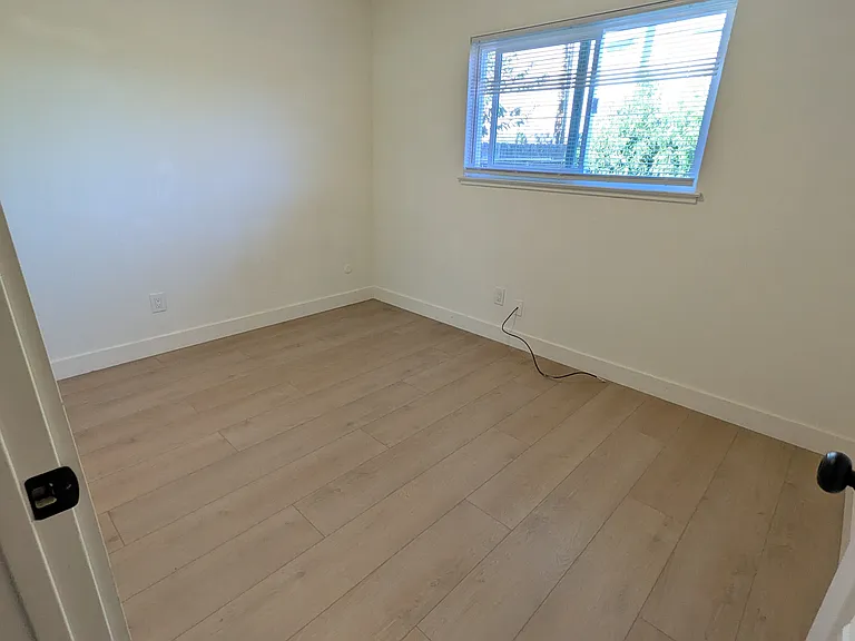 820 S Lloyd St — Photo 7
