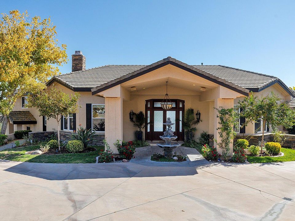 1st image of 11386 Crazy Horse Dr