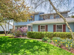 2217 Flambeau Dr, Naperville, IL 60564