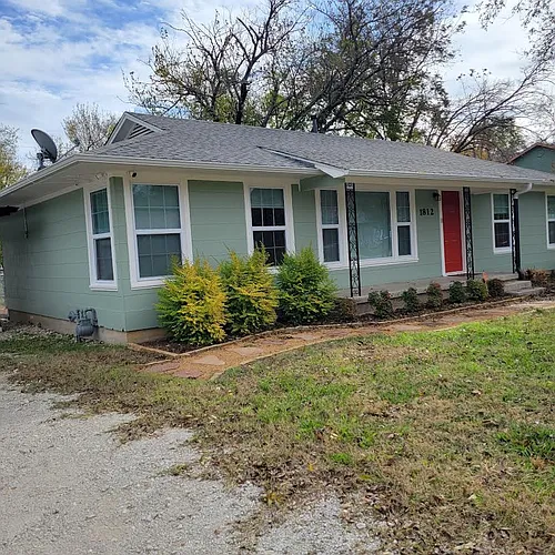 1812 N Culberson St Photo 1