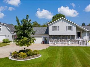 9850 Station Rd, Erie, PA 16510