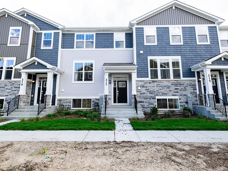 217 Settlers Pl — Photo 2