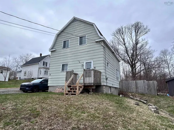 10 Weir Ave, Stellarton, NS B0K 1S0