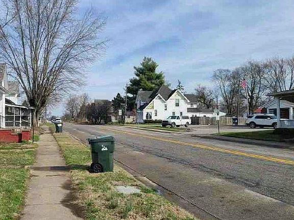 4th image of 728 Main St