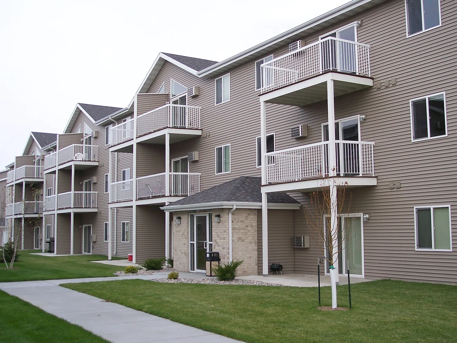 The Summers at Osgood Apartments — Photo 1