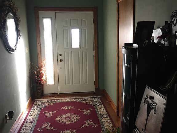 2nd image of 412 Kelly Dr
