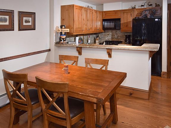5th image of 61 Avondale Ln #202