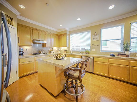 4th image of 2851 Sandyhills Dr