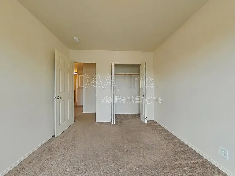 3435 SE 3rd St — Photo 7