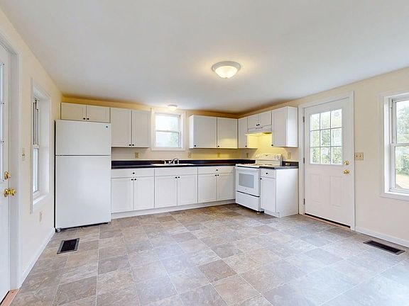 3rd image of 106 First Street