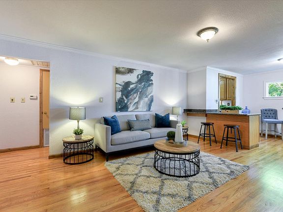 2nd image of 3555 Mauricia Ave