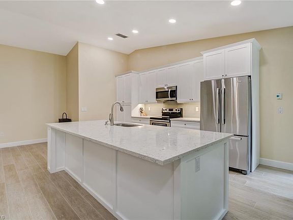 2nd image of 5260 Coral Wood Dr