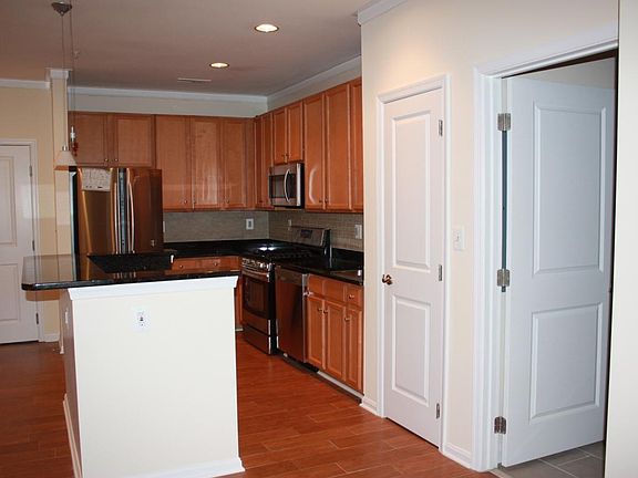 4th image of 2665 Prosperity Ave APT 125