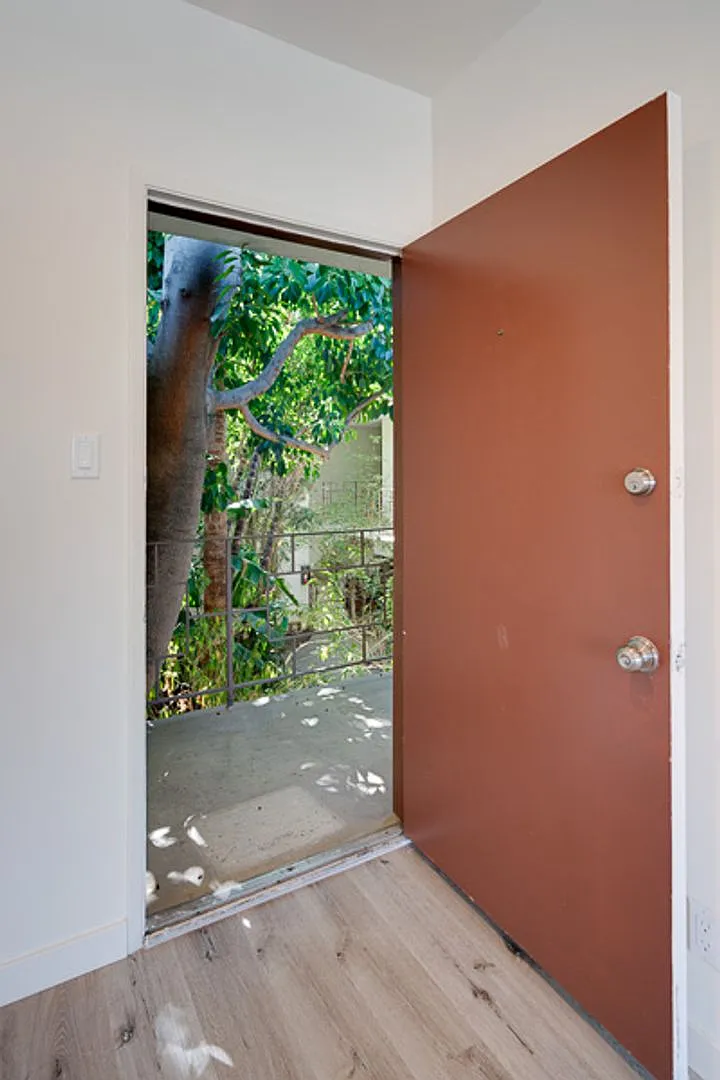 Building Photo - 273