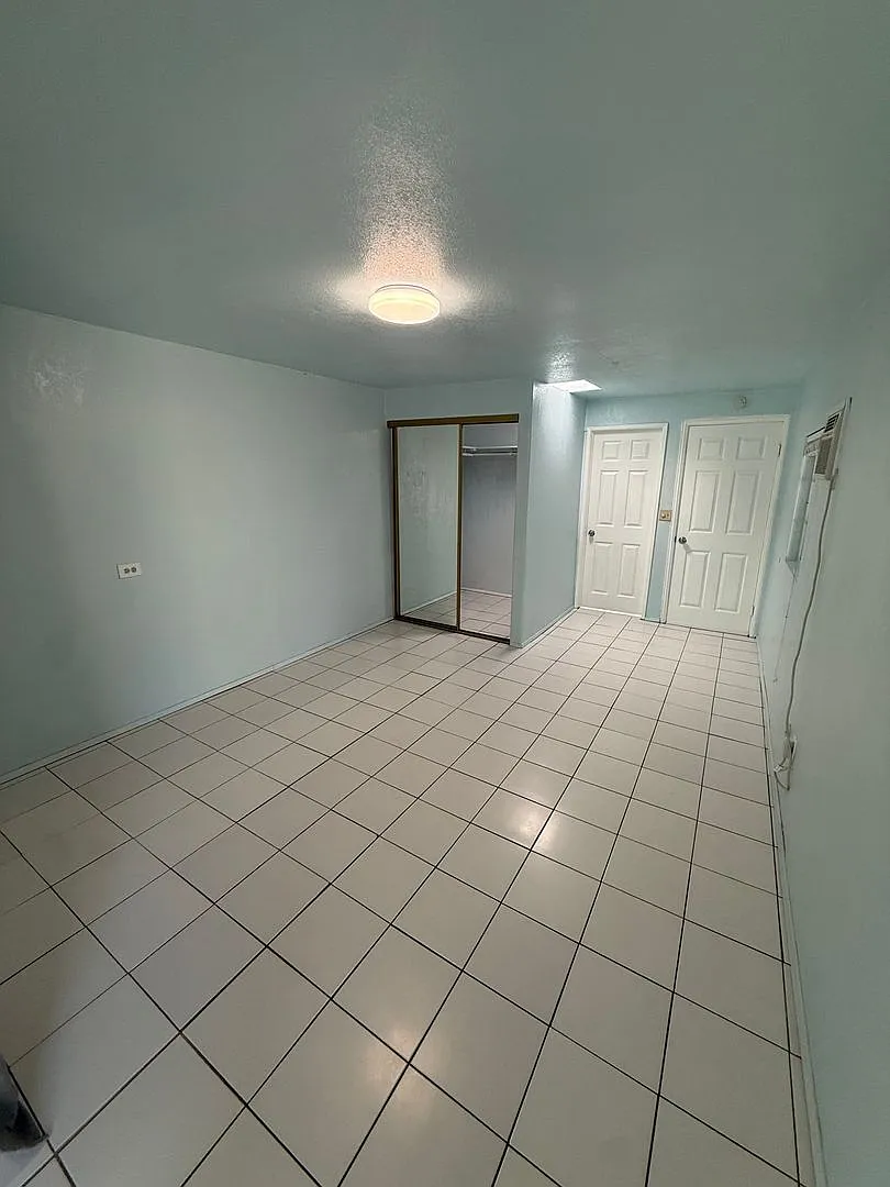 Affordable Apartment in Central San Diego — Photo 3