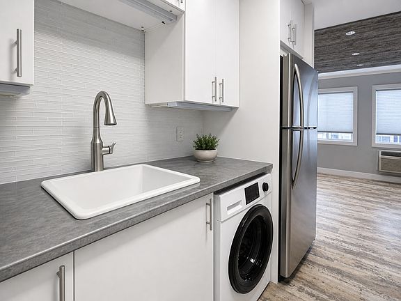 5th image of 60_ Connecticut Ave #2B