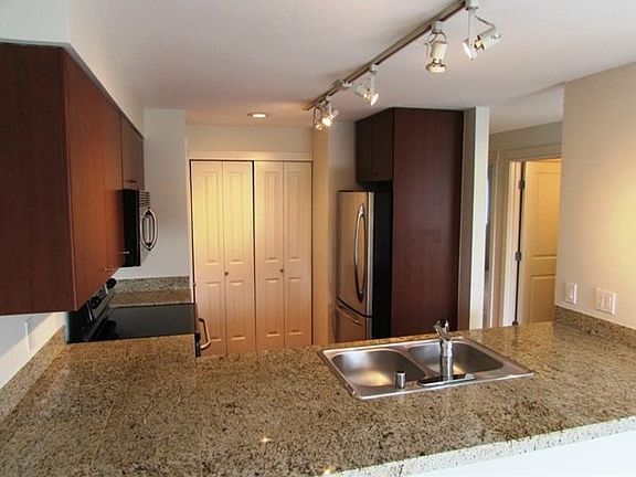 4th image of 11303 NE 128th St APT B301