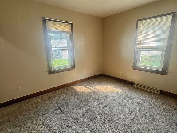 2nd image of 320 Blowers Ave