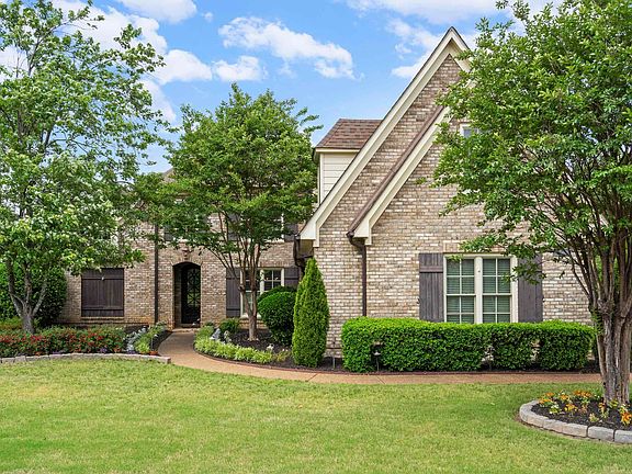 2nd image of 10220 Herons Ridge Dr