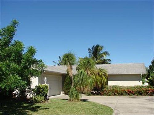 5th image of 127 Montrose Dr