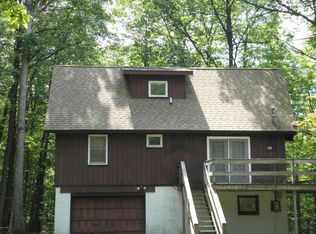 102 Acorn Ln, Greentown, PA 18426