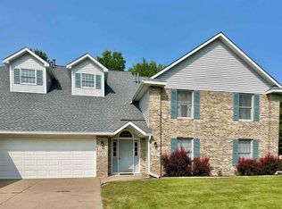 2364 Willowbrooke Ln, Iowa City, IA 52246