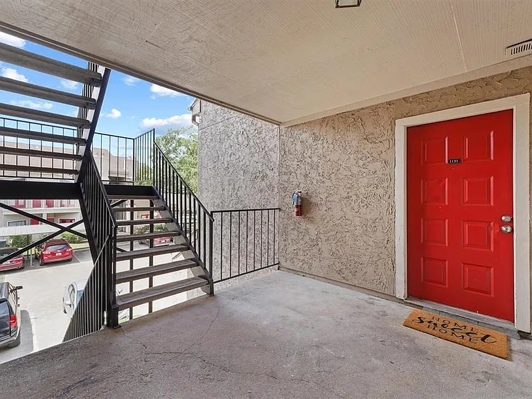 10855 Meadowglen Ln #1131 — Photo 3