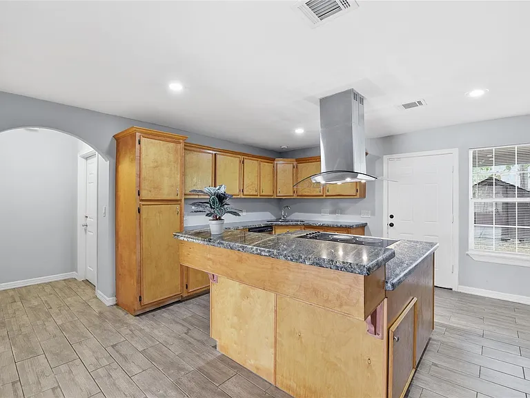 6203 Gaston St — Photo 8