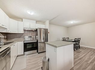 4000 E Somervale Ct SW #208, Calgary, AB T2Y4J3