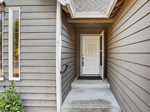 3rd image of 255 Spinnaker Way