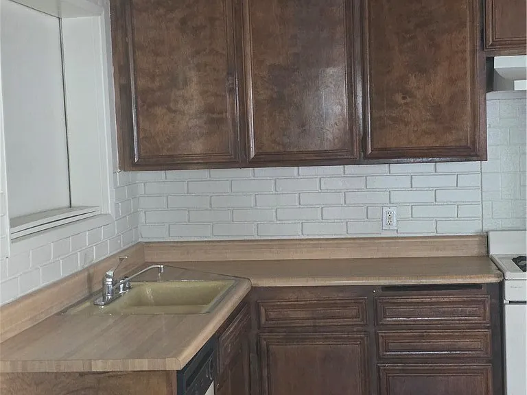 44302 Kirkland Ave — Photo 6