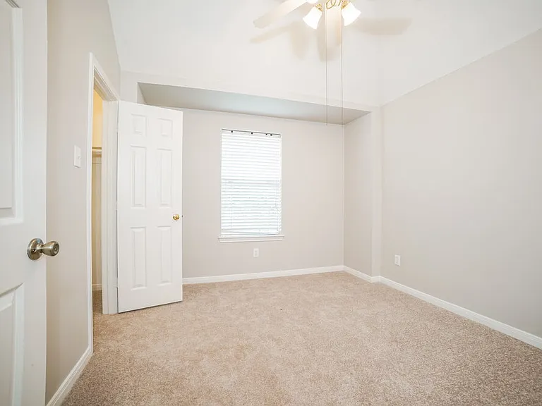 11727 Newlands Ct — Photo 18