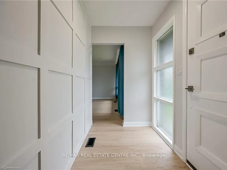 738 Mohawk Rd E #UPPER — Photo 13