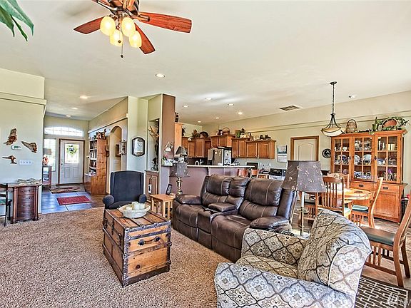 4th image of 438 Copley Dr