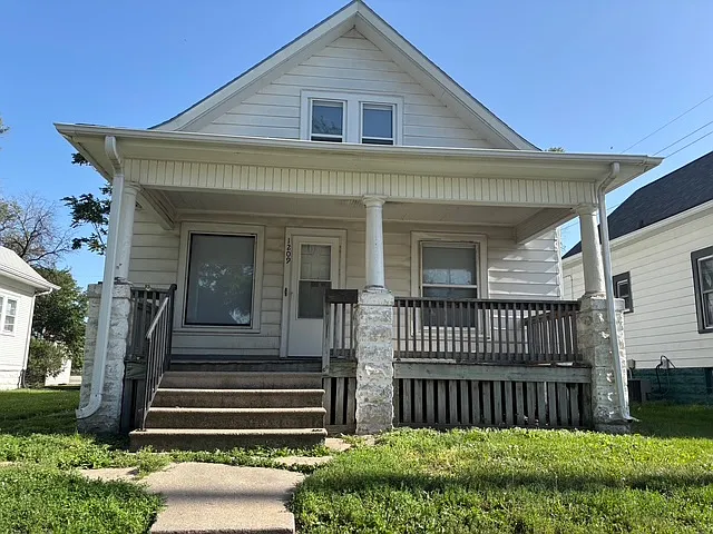 1209 New Hampshire St — Photo 1