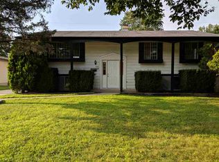 1523 Vassar Rd, Rockford, IL 61103