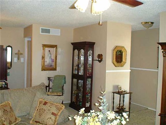 4th image of 10152 Honolulu Dr