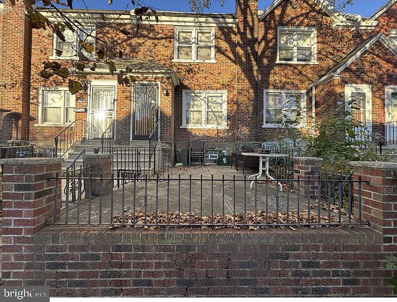 1st image of 7389 Rugby St