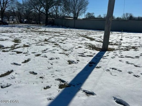 1632 E 3rd St, Joplin, MO 64801