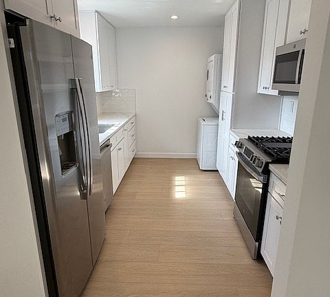 4th image of 504 N Elena Ave APT A