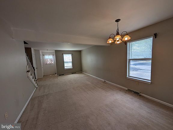 4th image of 859 Old Silver Spring Rd
