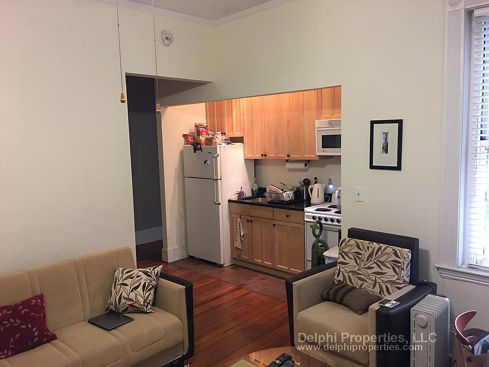 2nd image of 30 Peterborough St APT 30J