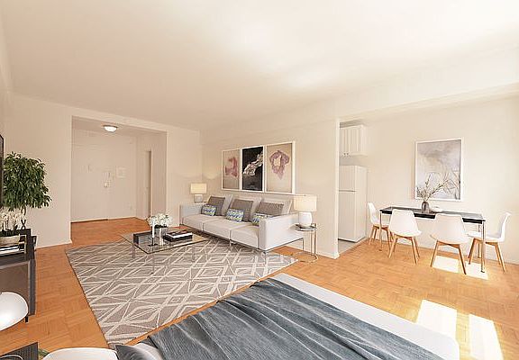 3rd image of 250 E 39th St APT 12J