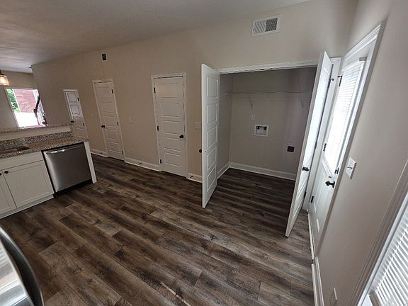 5th image of 550 Peachers Mill Rd #E3