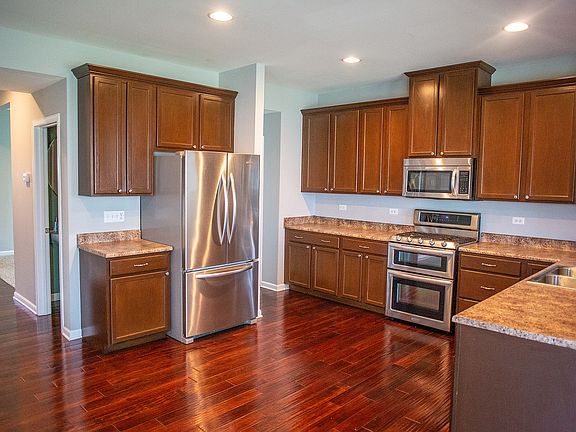 3rd image of 24504 W Sleepy Hollow Ln