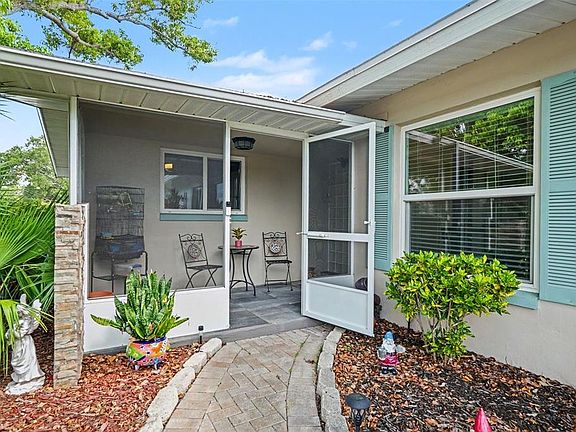 3rd image of 5603 LOWN STREET N