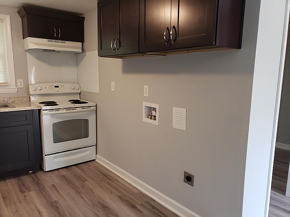 4th image of 823 McNeil St