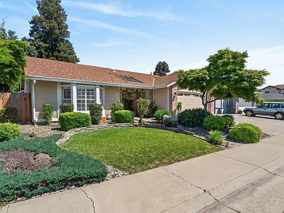 5th image of 6327 Laguna Villa Way
