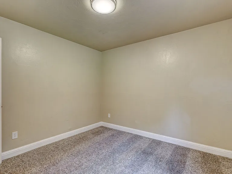 2104 Del Simmons Dr — Photo 37