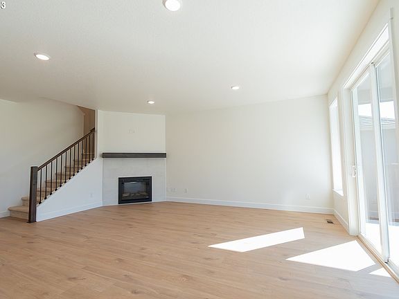 2nd image of 2422 NE 4th Ct